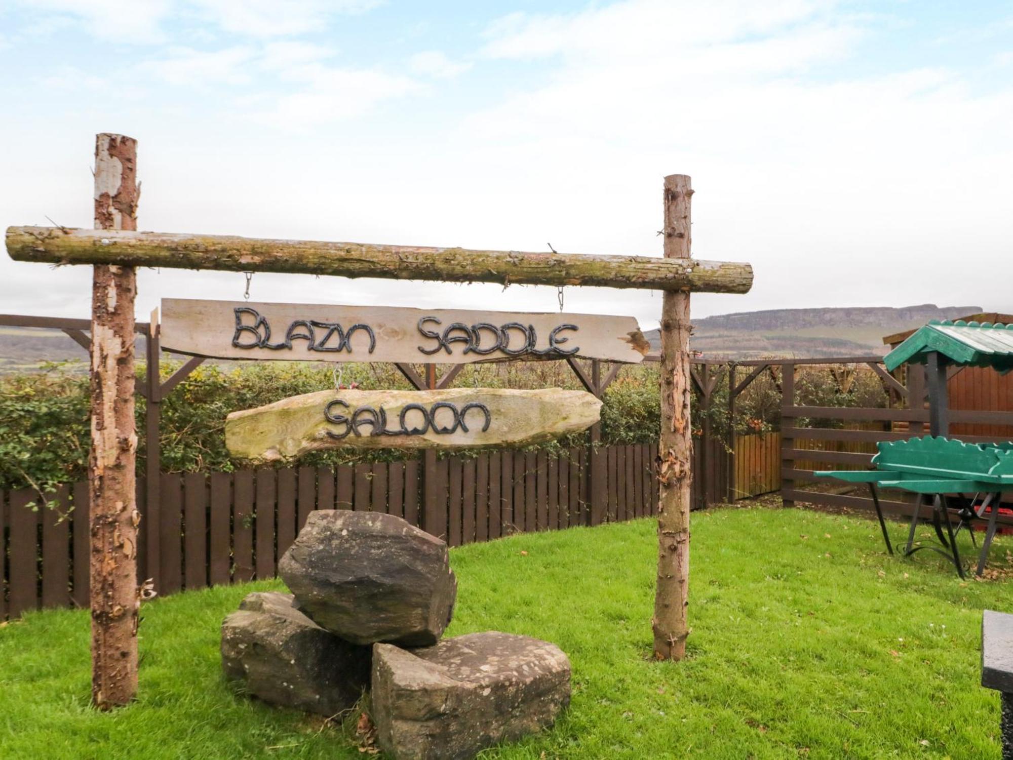 Apache Falls Lodge Limavady Ngoại thất bức ảnh
